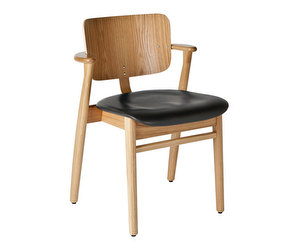 Domus Chair, Lacquered Oak/Black Leather