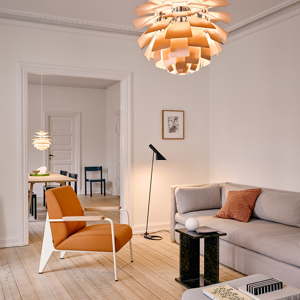 Louis Poulsen AJ Floor Lamp, Black | Vepsäläinen